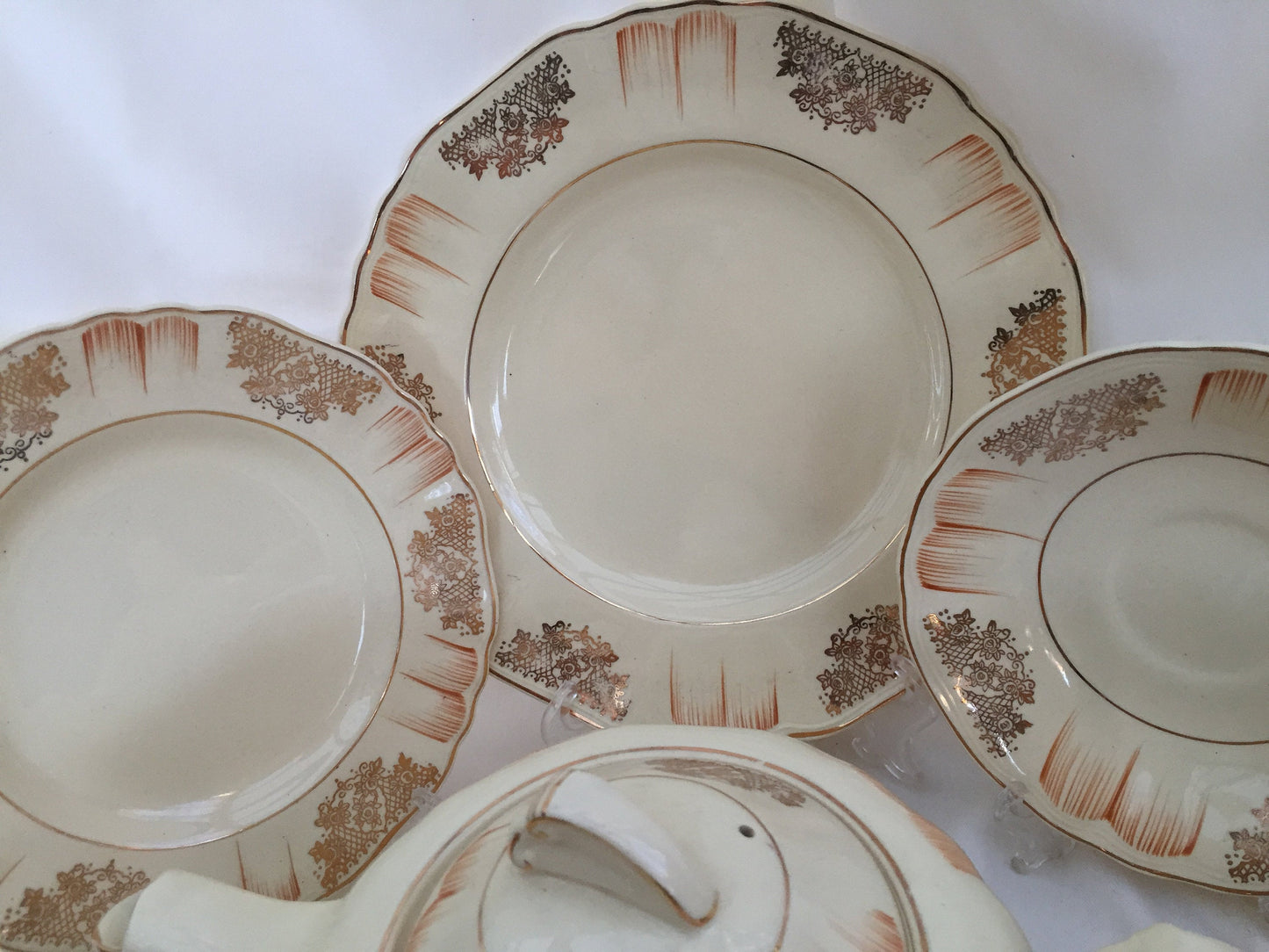 J & G Meakin Sunshine R 561073 Tea Set Complete with Teapot, Creamer, Sugar Bowl, Tea Cups, Saucers and Plate