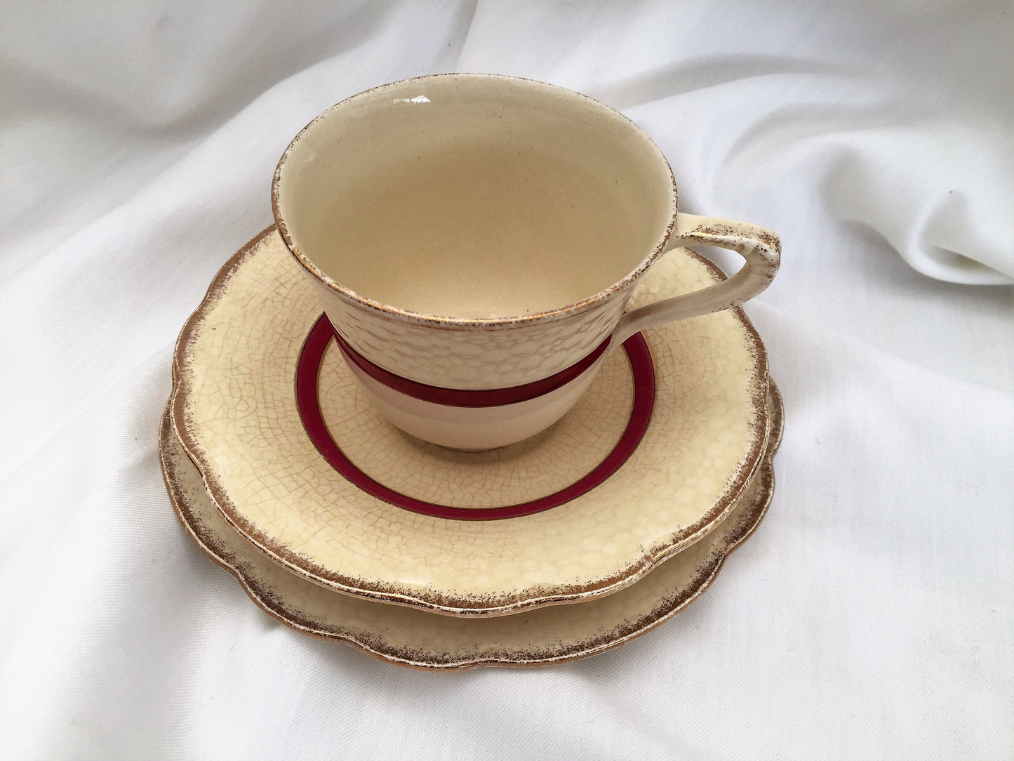J & G Meakin Sunshine Crown MEK196 Pattern 3 Piece Demitasse Set Ivory, Burgundy and Gold