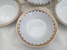 Load image into Gallery viewer, Alfred Meakin 4 Small Vintage Dessert Bowls/Butter/Jam Dishes