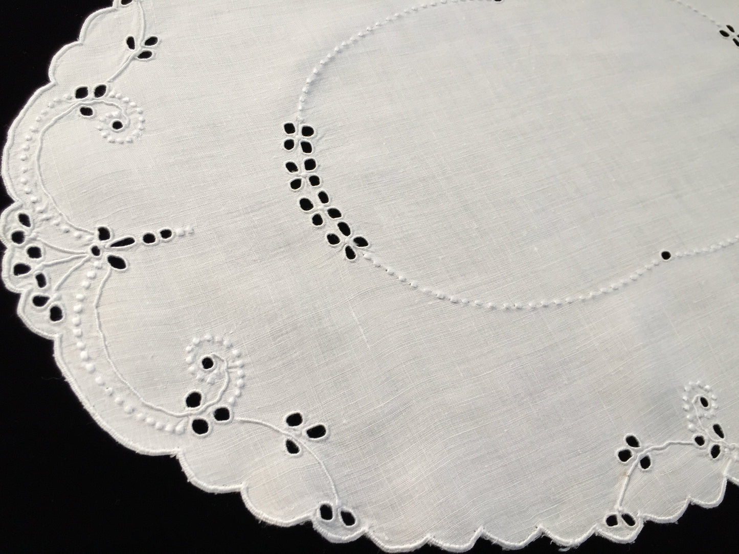 Antique Irish Linen Madeira Broderie Anglaise Hand Embroidered Whitework Oval Table Topper