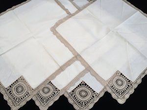 A Set of 4 Large UNUSED Vintage Cotton Linen Napkins with Ecru Crochet Lace Corners and Edging